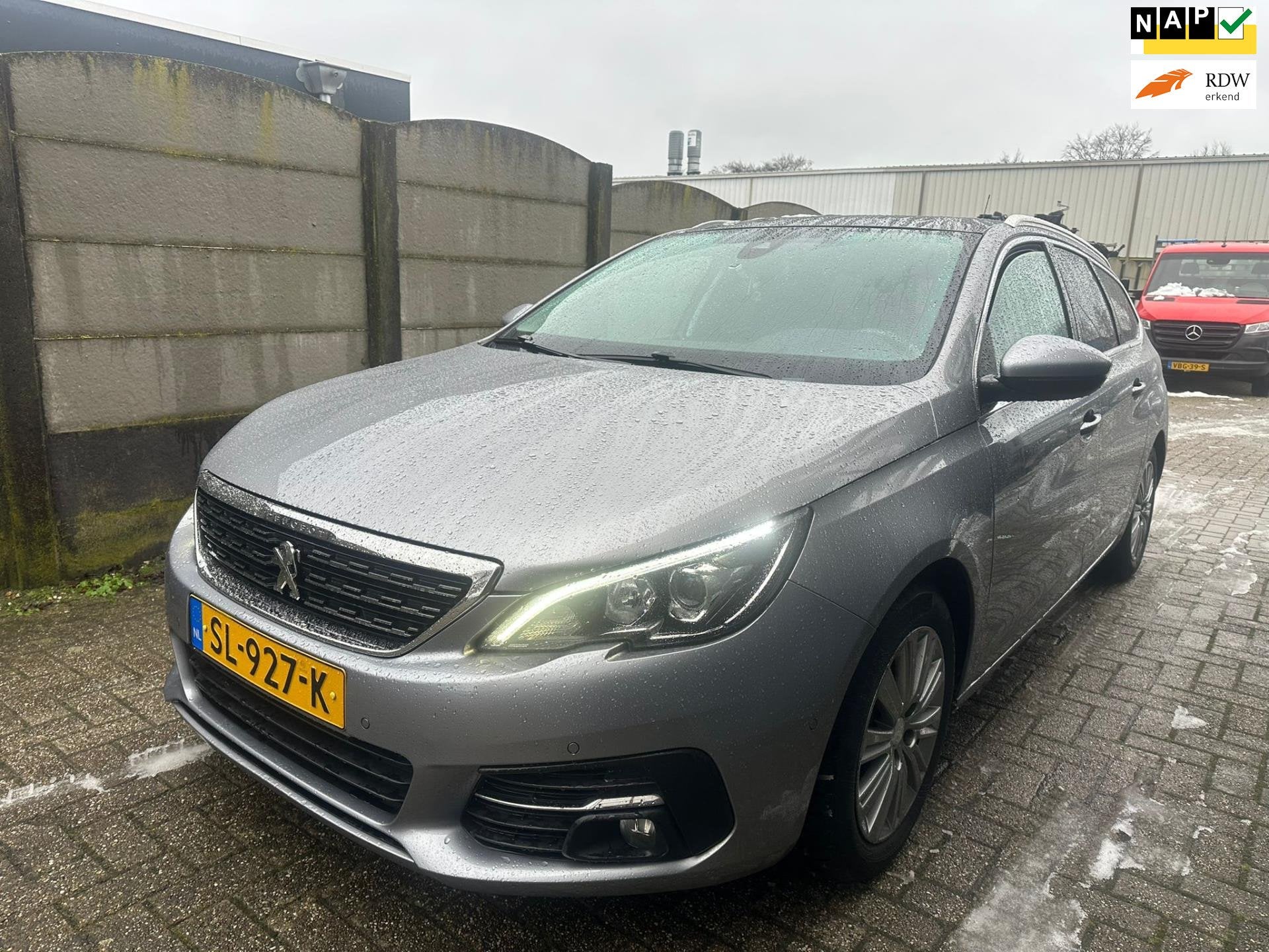 Peugeot 308 SW 1.6 BlueHDI Blue Lease Premium PANO/ STOELVER, Voorwielaandrijving, Gebruikt, 4 cilinders, Lichtsensor