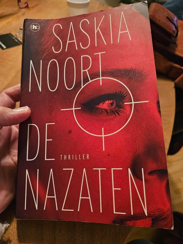 Saskia Noort - De Nazaten (Thriller), Ophalen of Verzenden, Zo goed als nieuw, Saskia Noort, Nederland