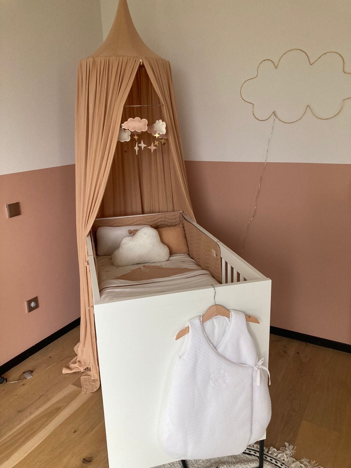 Kidsmill Ledikant en Commode - Wit met Zwart Onderstel, Ophalen, Zo goed als nieuw, Ledikant