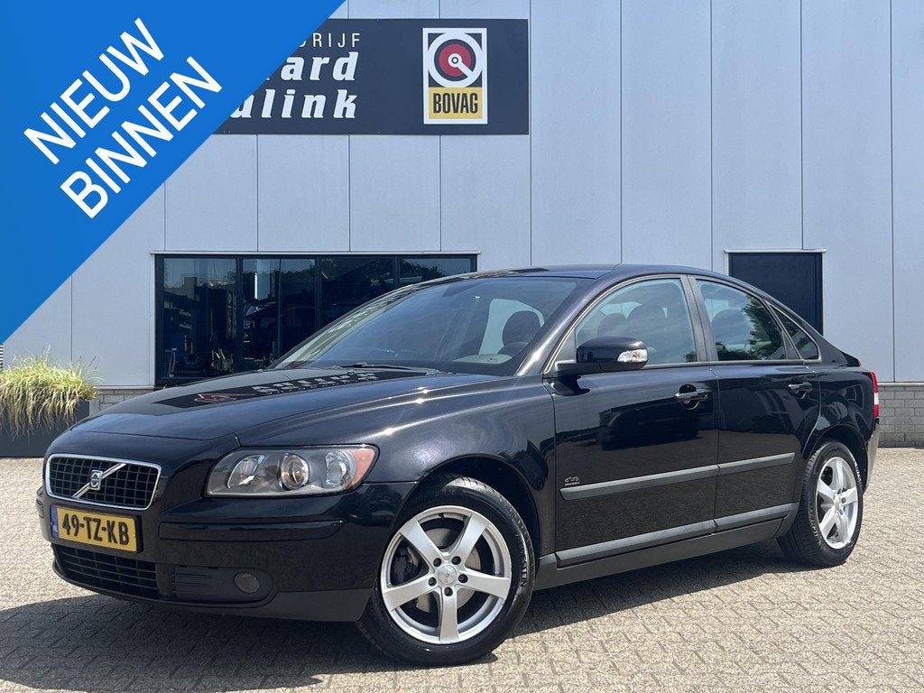 Volvo S40 1.6 APK 04-2027 AIRCO CRUISE TREKHAAK, 1596 cc, Gebruikt, Zwart, 4 cilinders