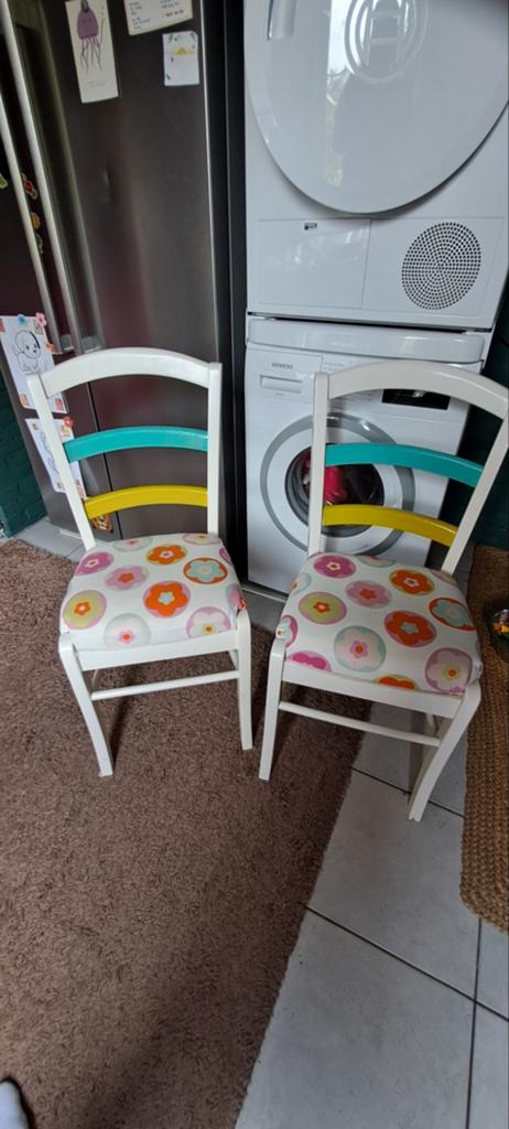 Gratis stoeltjes, flower power bekleding!, Huis en Inrichting, Ophalen of Verzenden, Twee