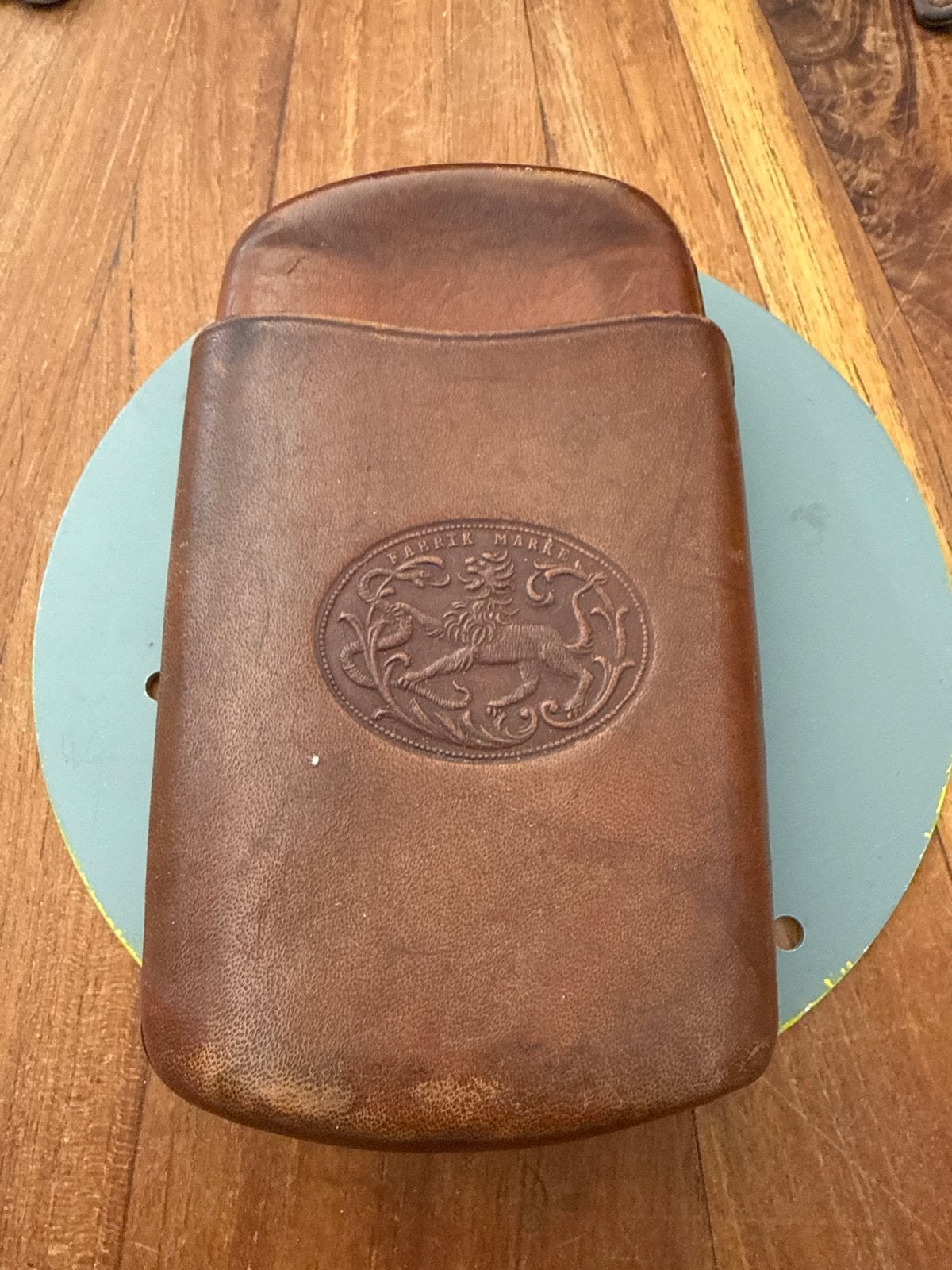 Vintage Leren Sigarenkoker met Leeuwenreliëf, Ophalen