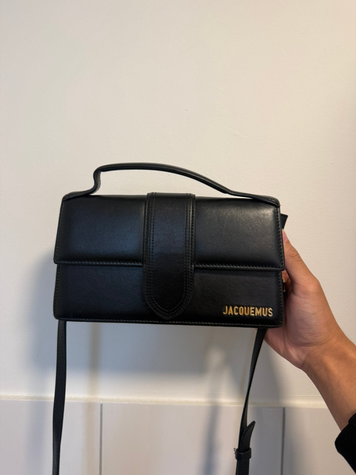 Jacquemus - The large Bambino, Sieraden, Tassen en Uiterlijk, Tassen | Damestassen, Ophalen of Verzenden, Gebruikt, Schoudertasje