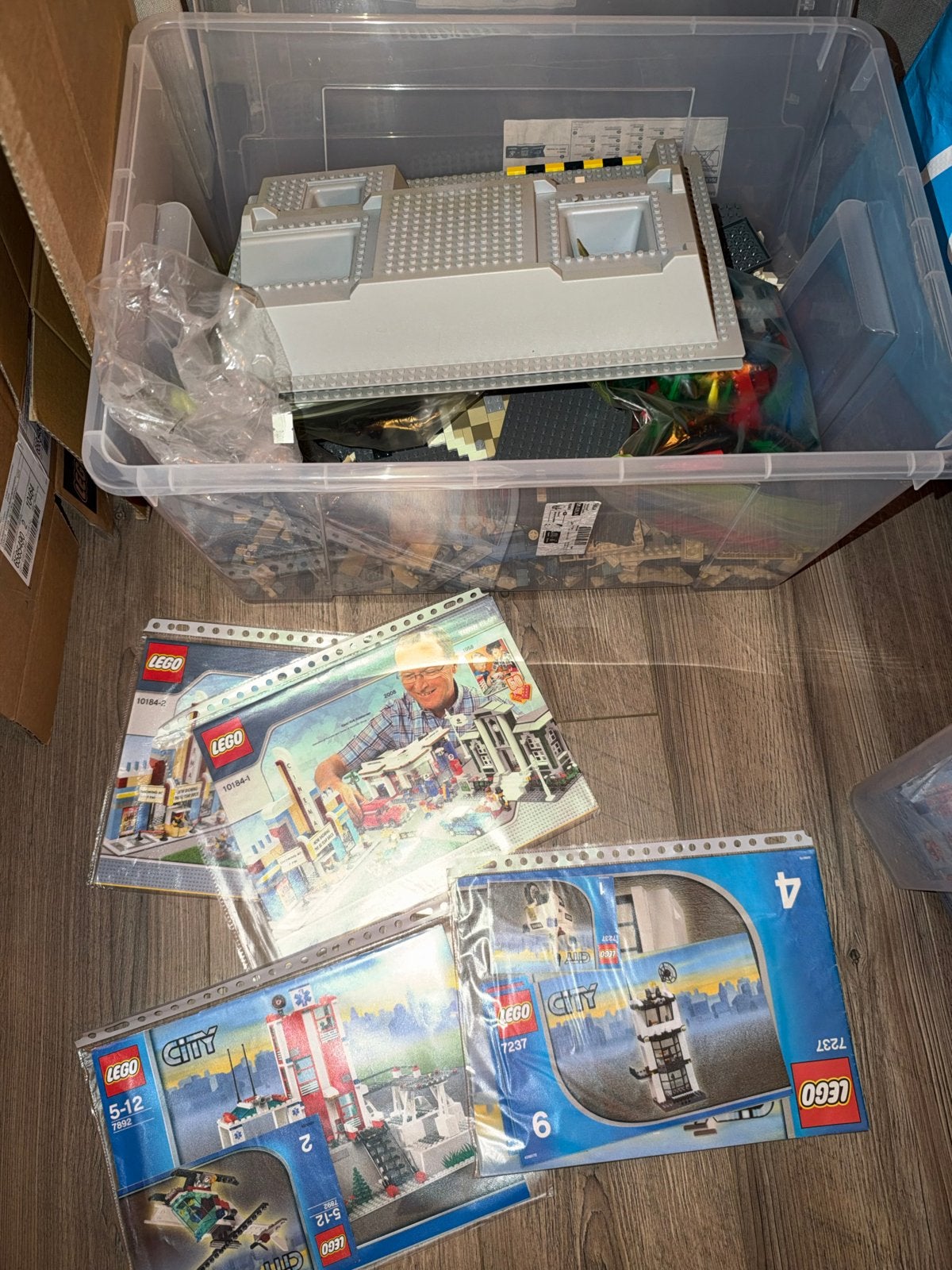 LEGO Town hall - 10184 en LEGO City 7892 en 7237, Lego, Ophalen of Verzenden, Complete set, Inclusief instructies