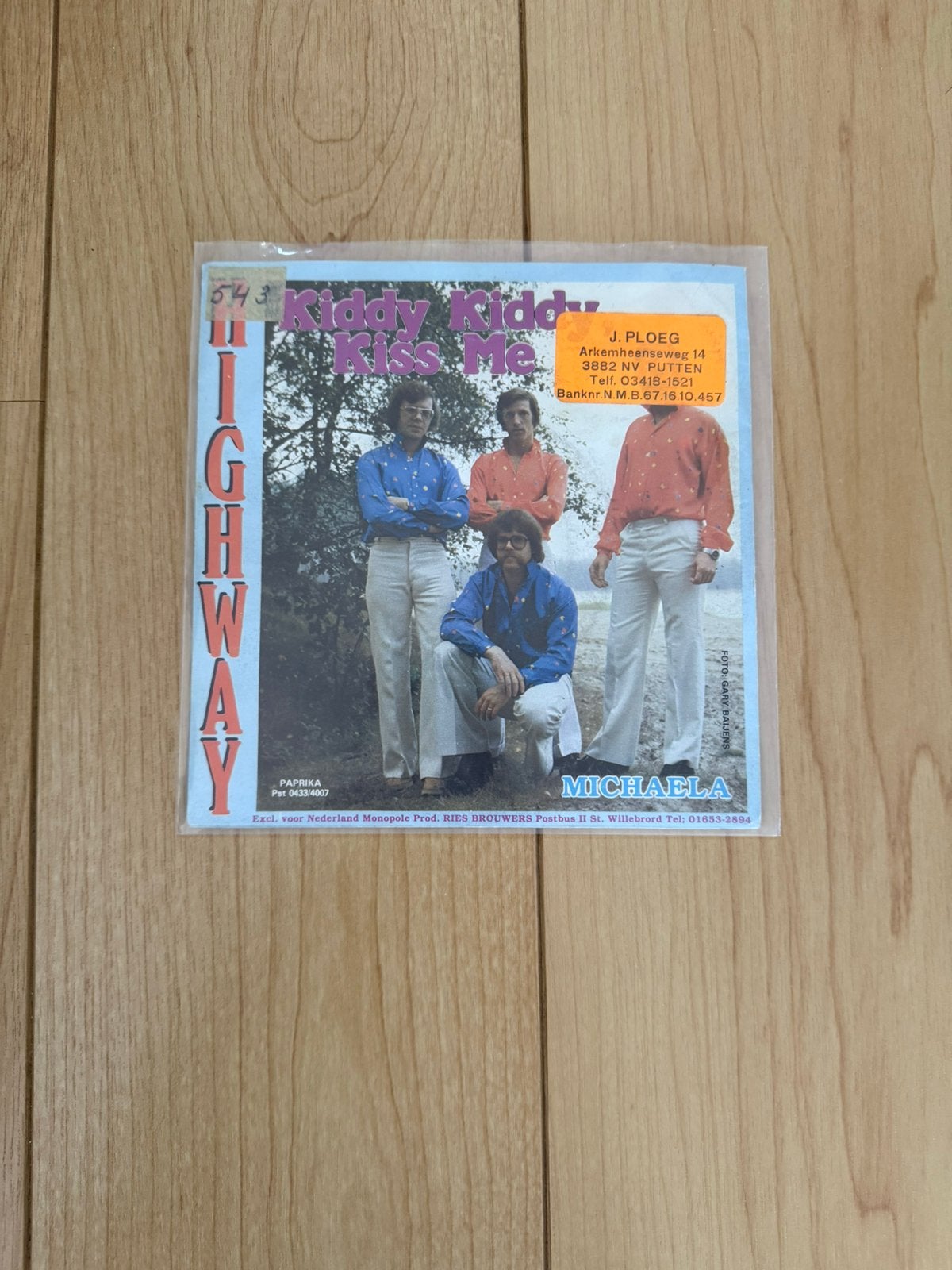 Single Highway “kiddy, kiddy, kiss me/Michaela”, Ophalen of Verzenden, Zo goed als nieuw, Nederlandstalig