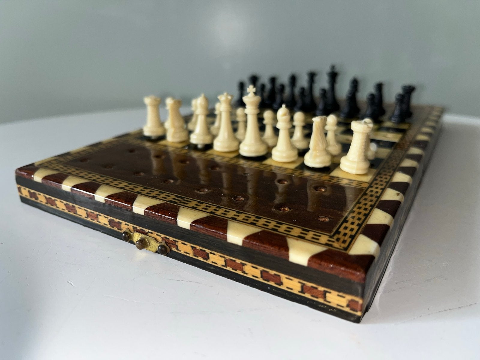 Uniek Reis Schaakspel met Inlegwerk - Handgemaakt, Een of twee spelers, Ophalen of Verzenden, Gebruikt, Reisspel