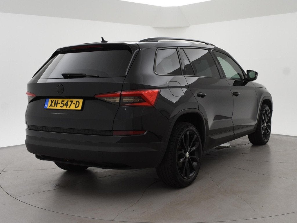 Skoda Kodiaq 1.5 TSI DSG 7-PERS. + TREKHAAK | 360 CAMERA | A, Auto's, Skoda, 4 cilinders, 150 pk, 7 stoelen, Zwart