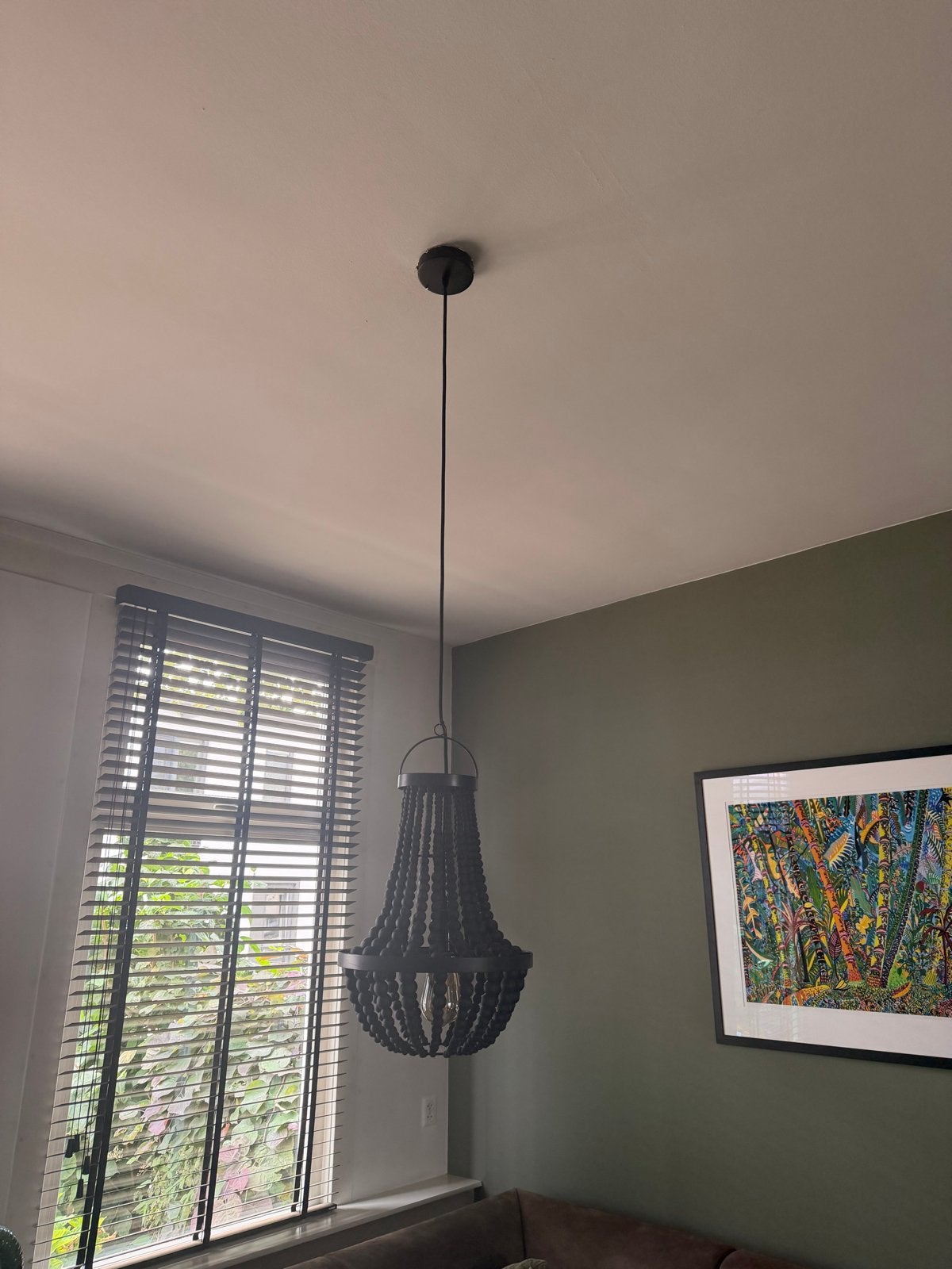 Zwarte houten kralen kroonluchter - Boheemse hanglamp, Huis en Inrichting, Ophalen of Verzenden, Zo goed als nieuw, Hout, E27 (groot)