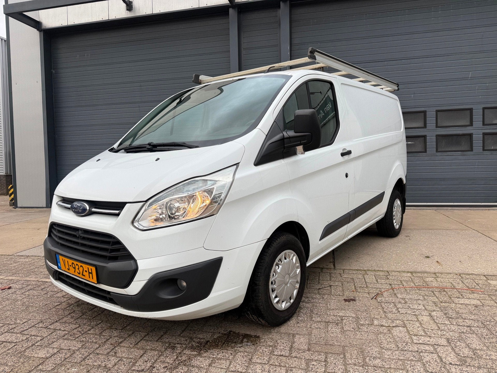 Ford Transit Custom 270 2.2 TDCI L1H1 Trend, Auto's, Voorwielaandrijving, Euro 5, Gebruikt, Zwart