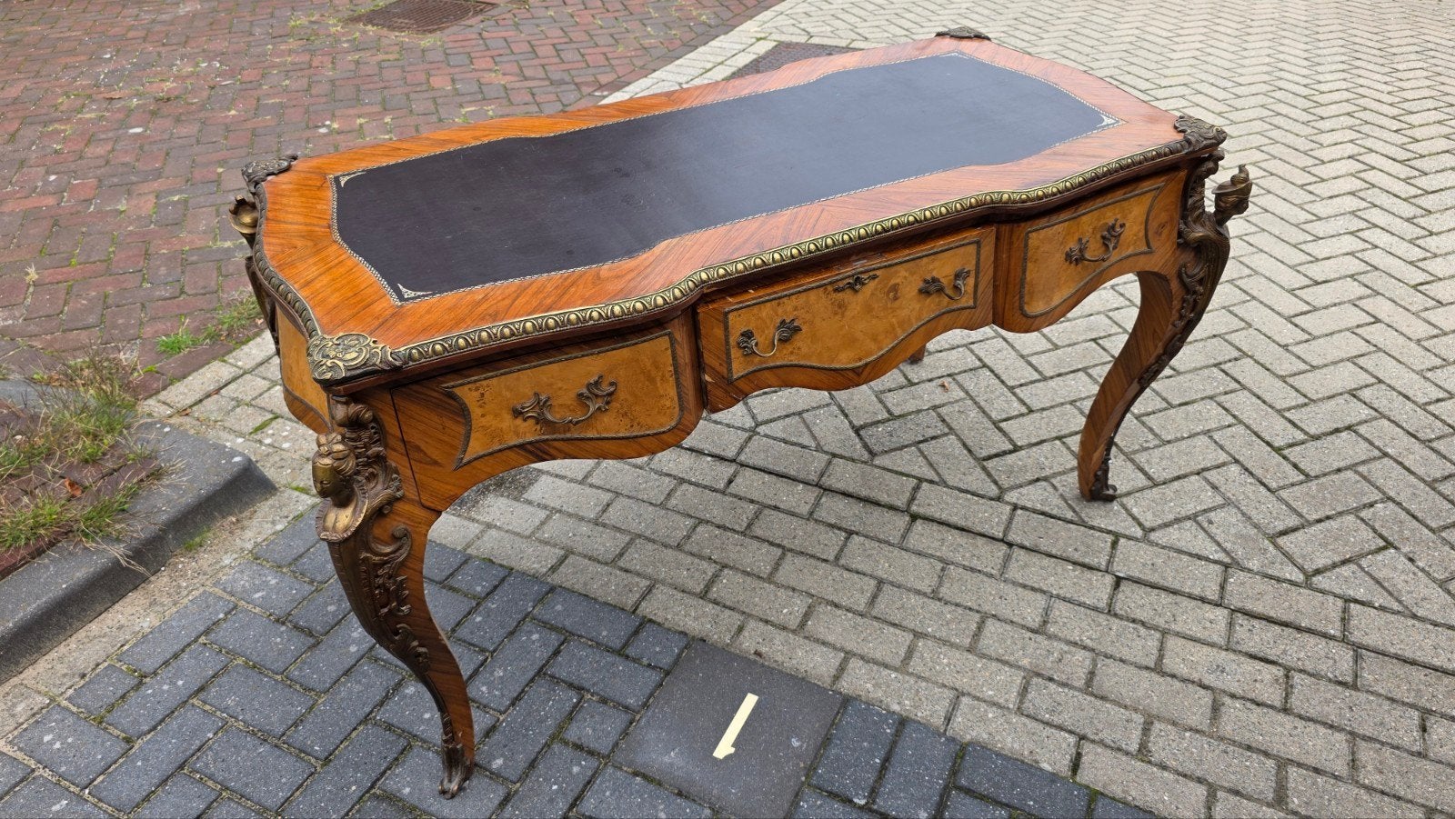 zeer mooie Franse schrijftafel
