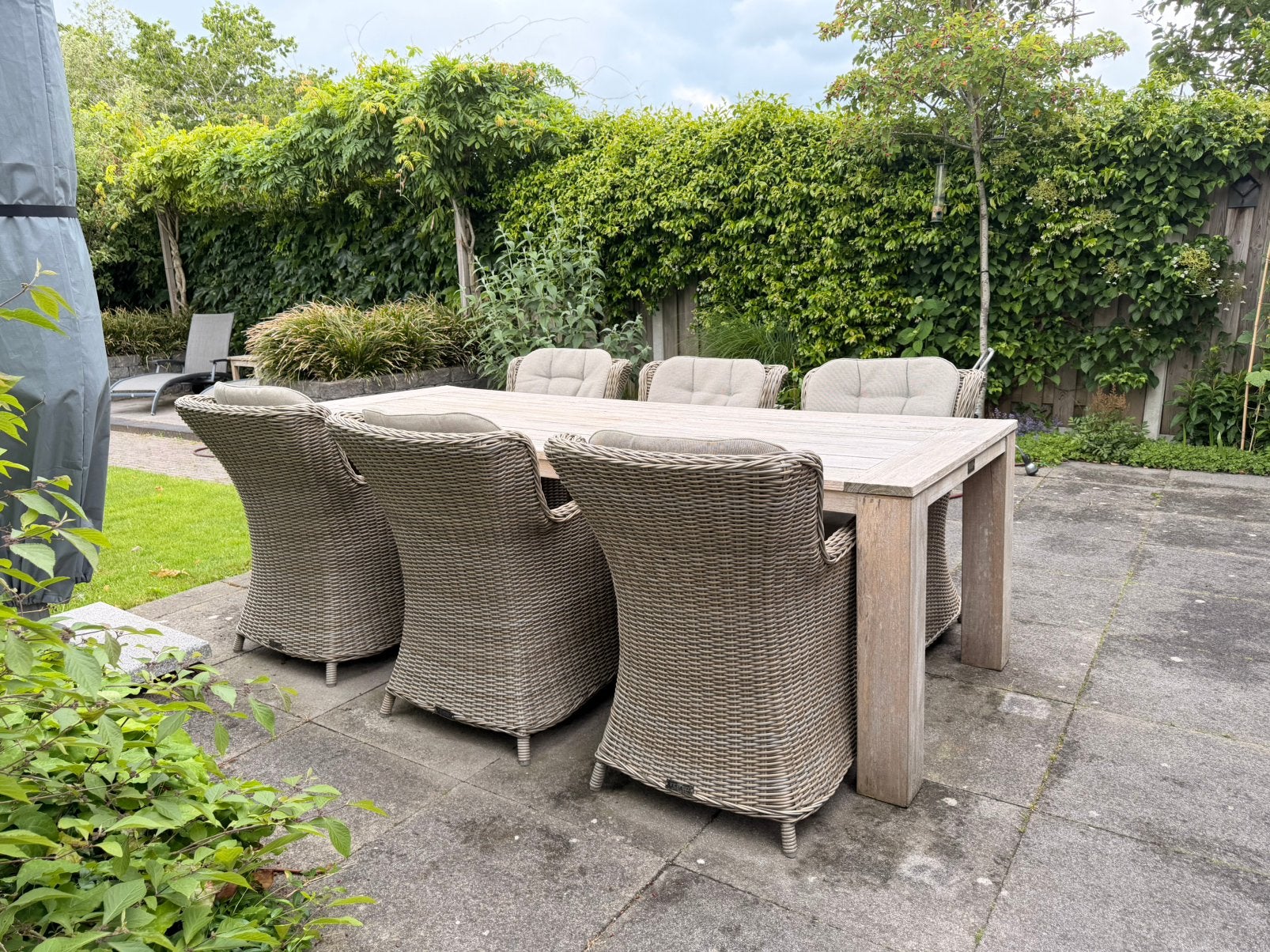 Tuinset Kees Smit: Teak tafel 240x100, 6 luxe wicker stoelen, Ophalen, Gebruikt, 6 zitplaatsen, Wicker