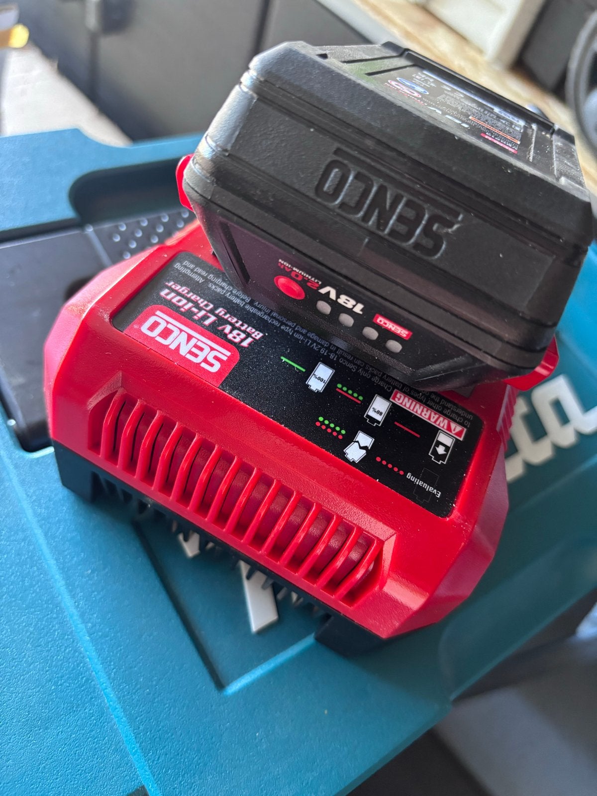 Nieuwe Senco 18V Li-ion Accu en Oplader Set, Ophalen of Verzenden, Nieuw