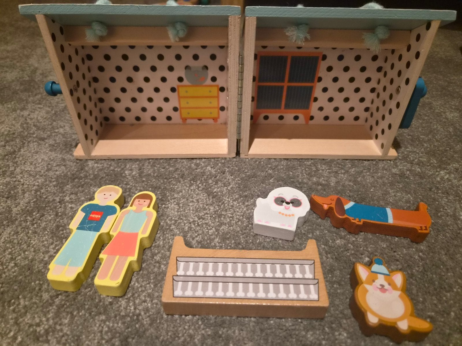 Houten hondenhuisje, Ophalen, Zo goed als nieuw, Poppenhuis