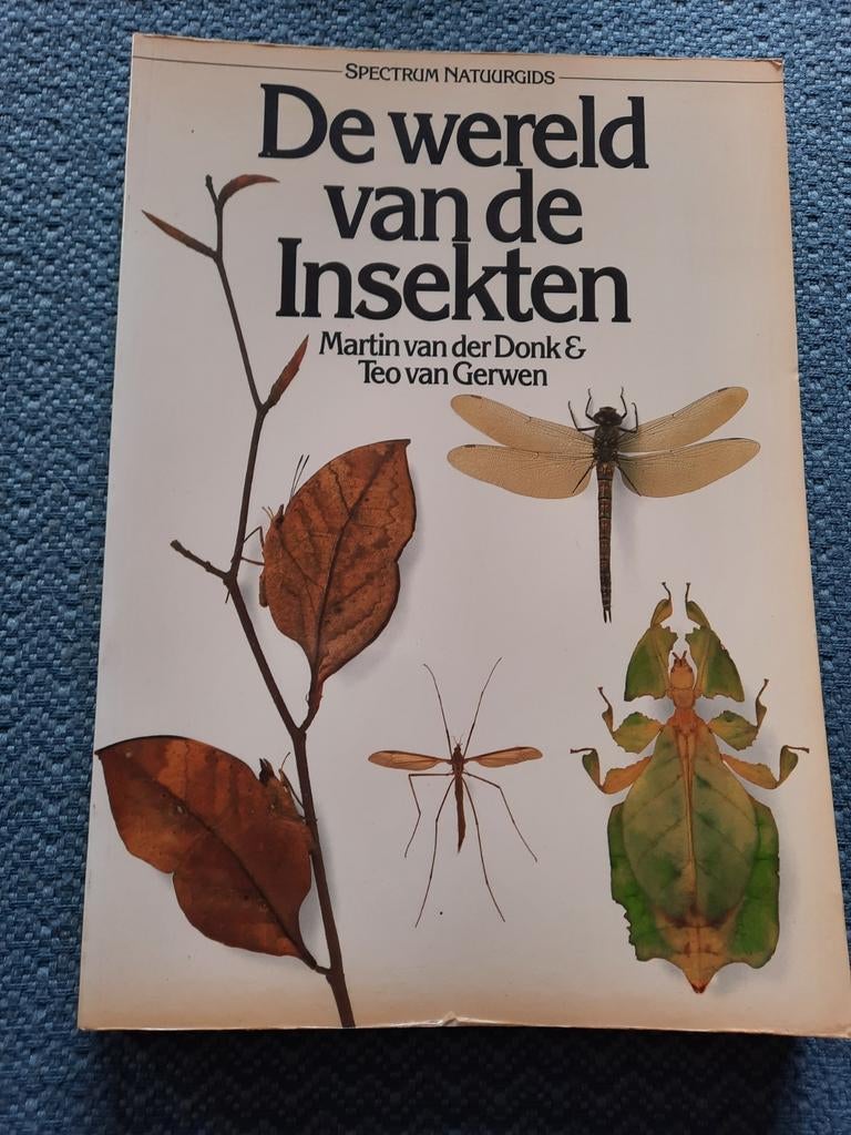 De Wereld van de Insekten - Spectrum Natuurgids, Boeken, Ophalen of Verzenden, Gelezen, Natuur algemeen, Martin van der Donk & Teo van Gerwen