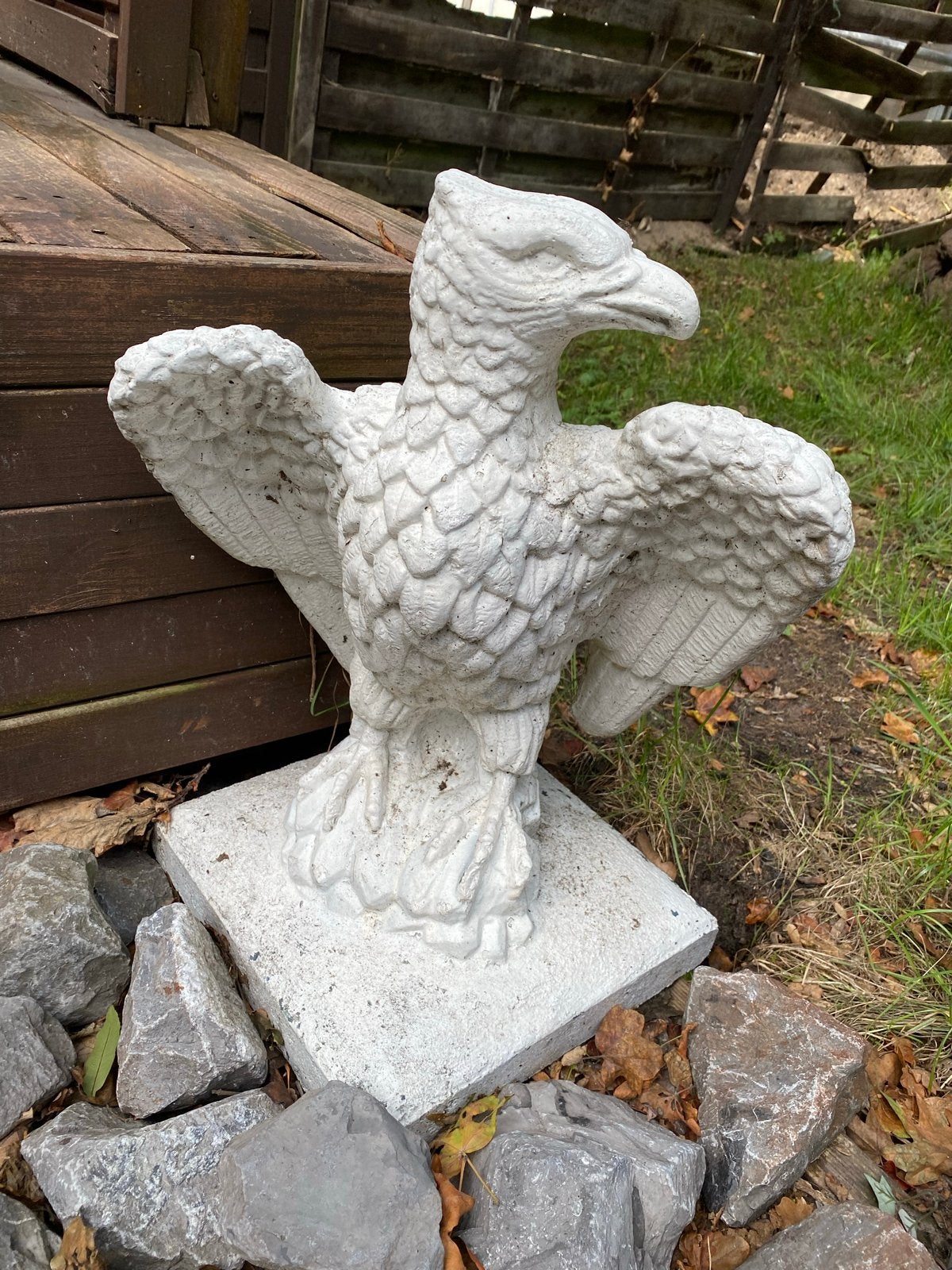 Betonnen Adelaar Tuinbeeld - Klassiek en Robuust, Tuin en Terras, Tuinbeelden, Ophalen of Verzenden, Gebruikt, Beton, Dierenbeeld