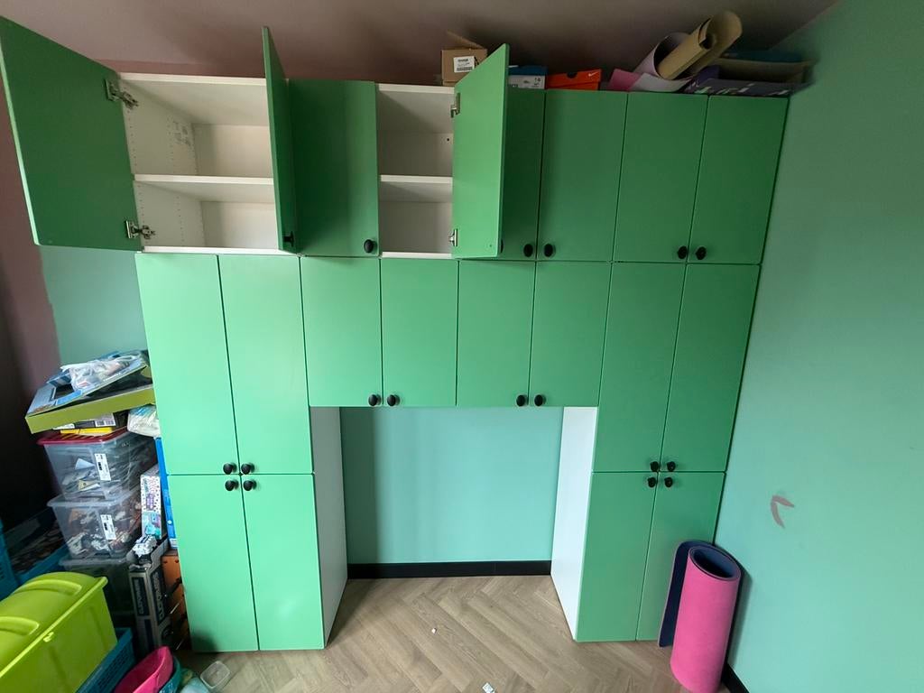 Ikea groene kastenwand met planken - Zo goed als nieuw, Ophalen, Zo goed als nieuw