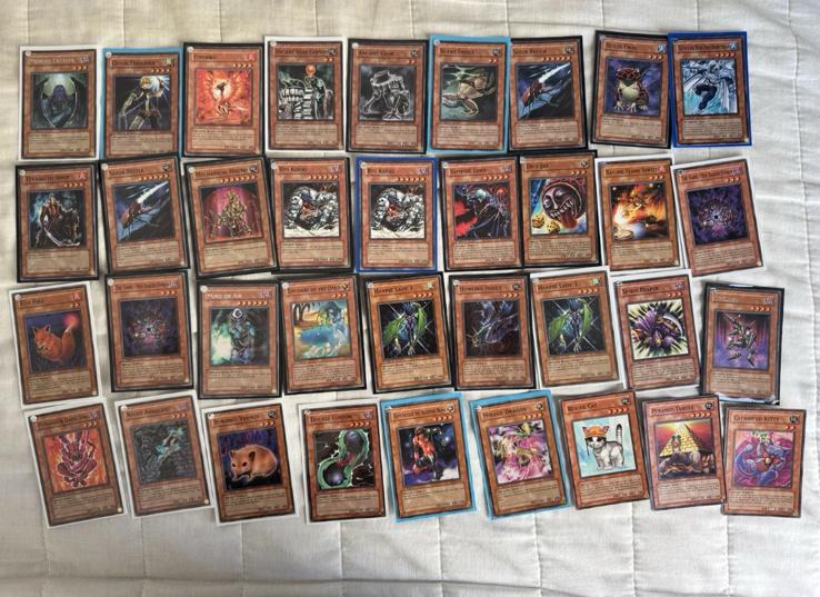 290 x Vintage Yu Gi Oh Cards, Ophalen of Verzenden, Zo goed als nieuw