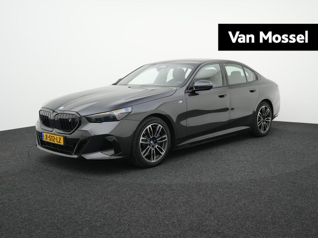 BMW i5 eDrive40 84 kWh SOH 98% | M-PAKKET | NAPPA LEDER | WA, 12 maanden, Achterwielaandrijving, Gebruikt, Zwart