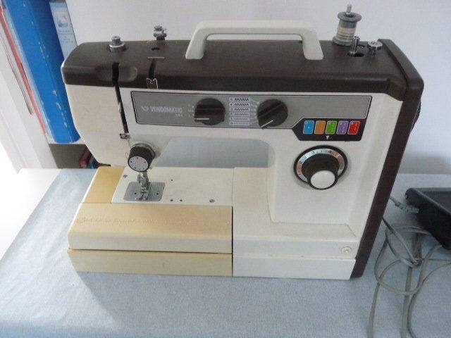 Eenvoudige maar prima naaimachine Vendomatic 244, Ophalen, Zo goed als nieuw, Naaimachine, Overige merken