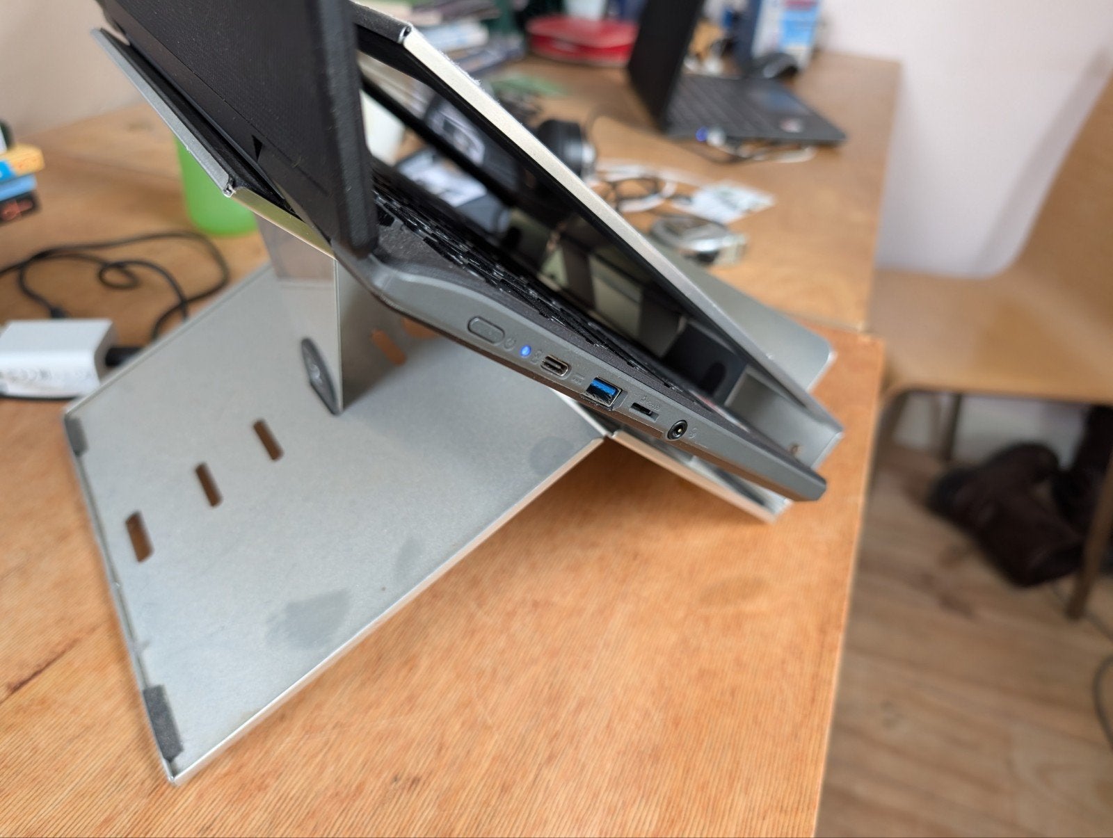 Bakker Elkhuizen inklapbare laptopstandaard, Ophalen of Verzenden, Gebruikt