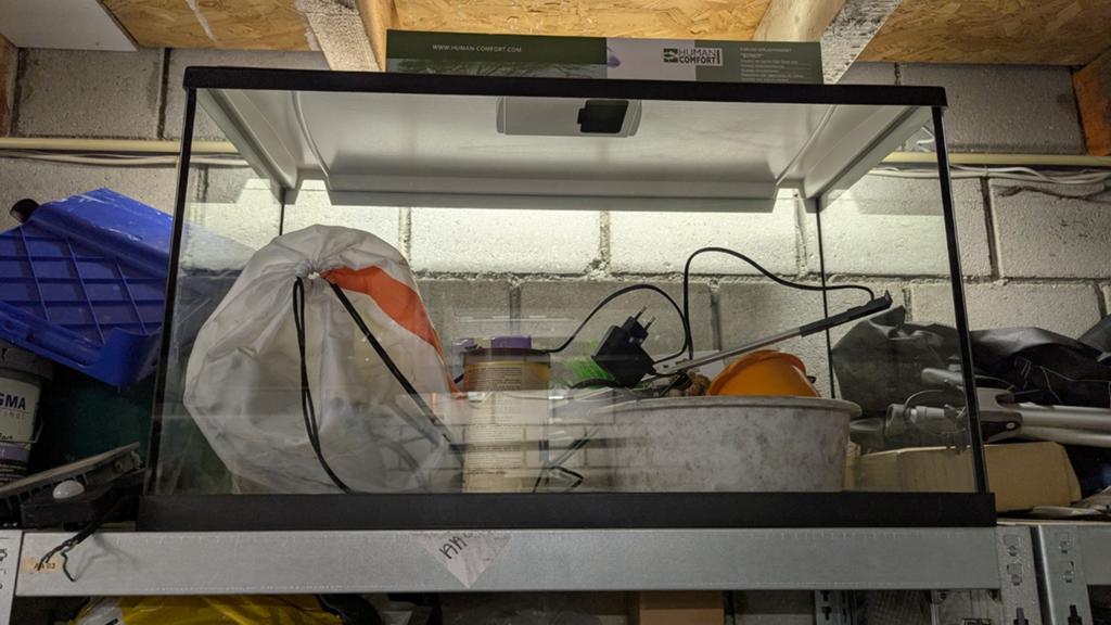 Aquarium met toebehoren., Dieren en Toebehoren, Ophalen, Leeg aquarium