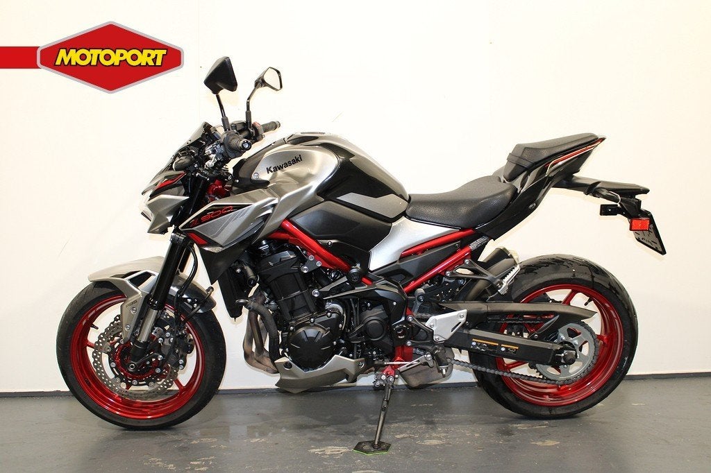 Kawasaki Z 900 35kw (bj 2024), Motoren, Motoren | Kawasaki, Bedrijf, Info@kawasaki.nl, Jacobus Spijkerdreef 1-3
2132 PZ  Hoofddorp, NL