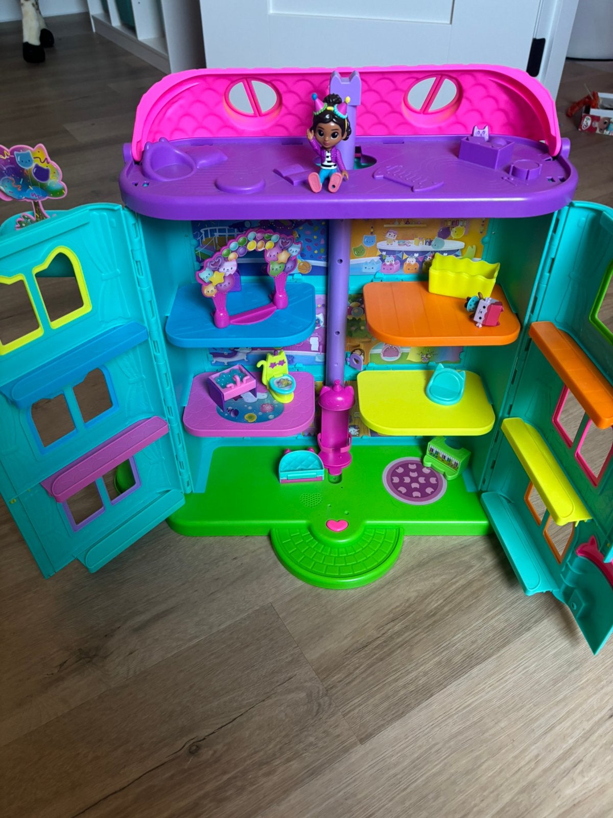 Gaby’s poppenhuis, Ophalen, Zo goed als nieuw, Plastic