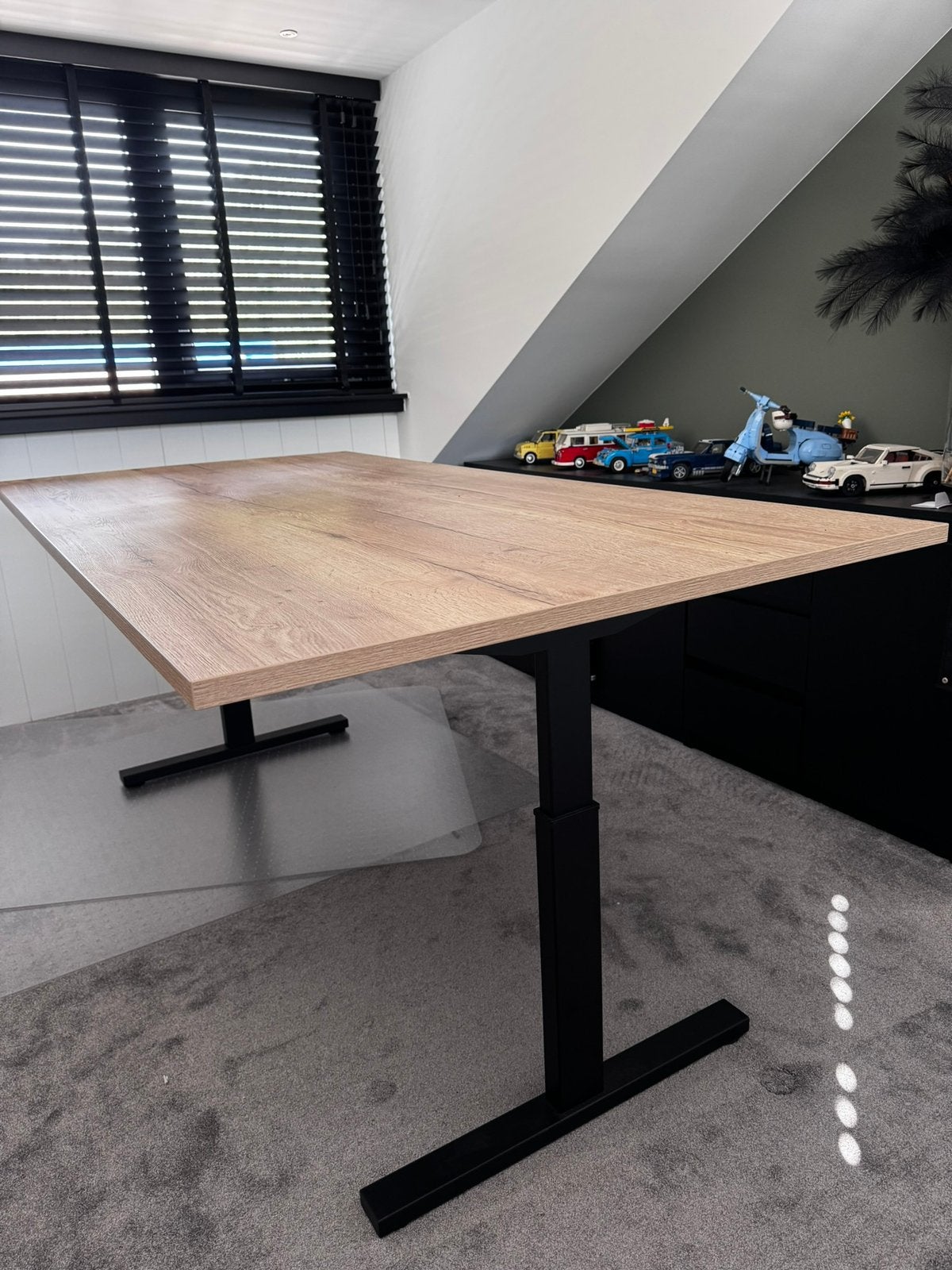 Verstelbaar Bureau T-poot 200x100cm Zwart Natuur eiken, Ophalen, Zo goed als nieuw