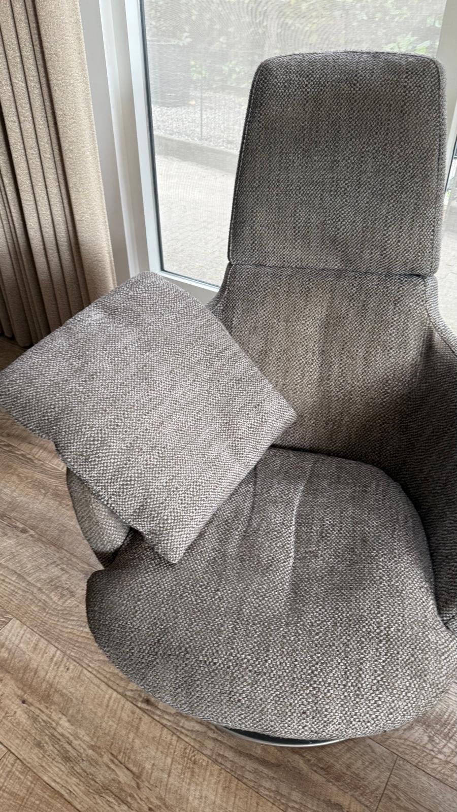 Natuzzi draaifauteuil “Bond”, Ophalen, Zo goed als nieuw, Eén, Stof