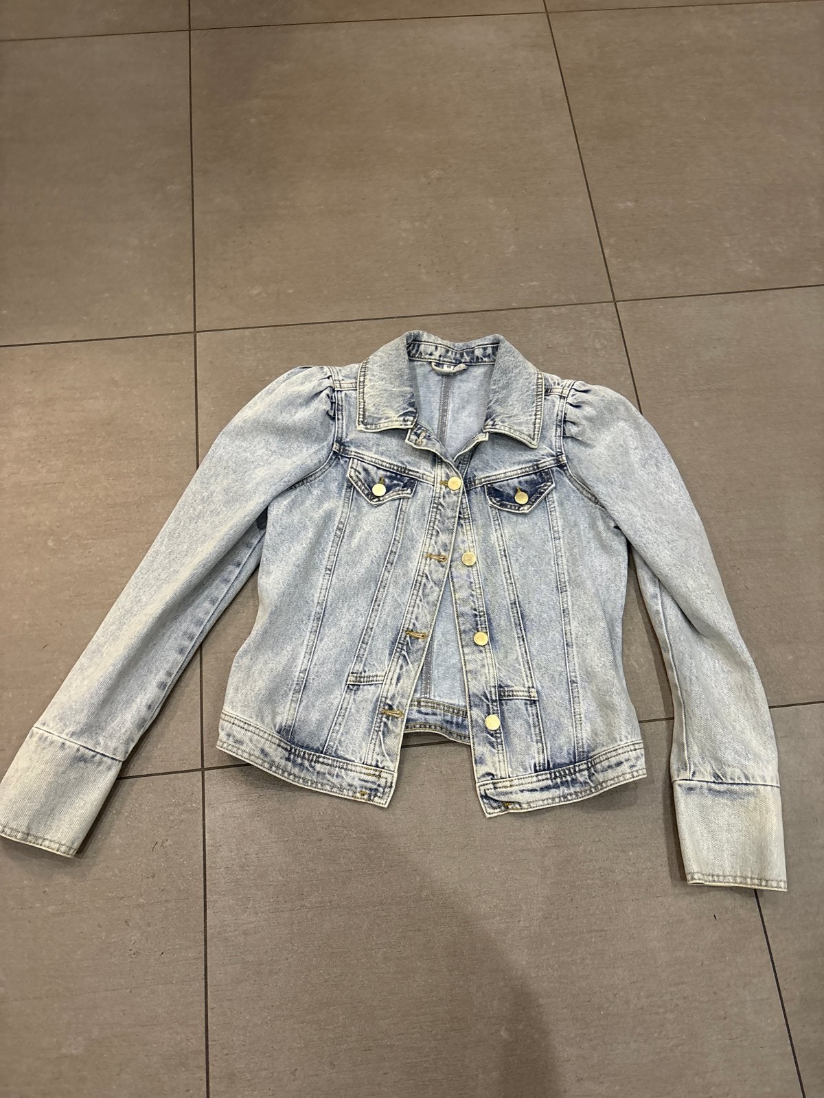 Leuk jeans jasje maat 40 met pofmouwen, Ophalen of Verzenden, Gedragen, Maat 38/40 (M), Blauw