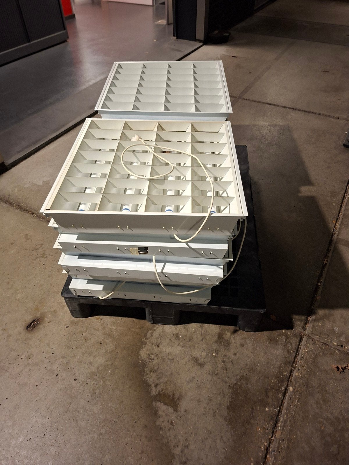 25 TL bakken 60x60 cm, Ophalen, Minder dan 50 watt, Armatuur