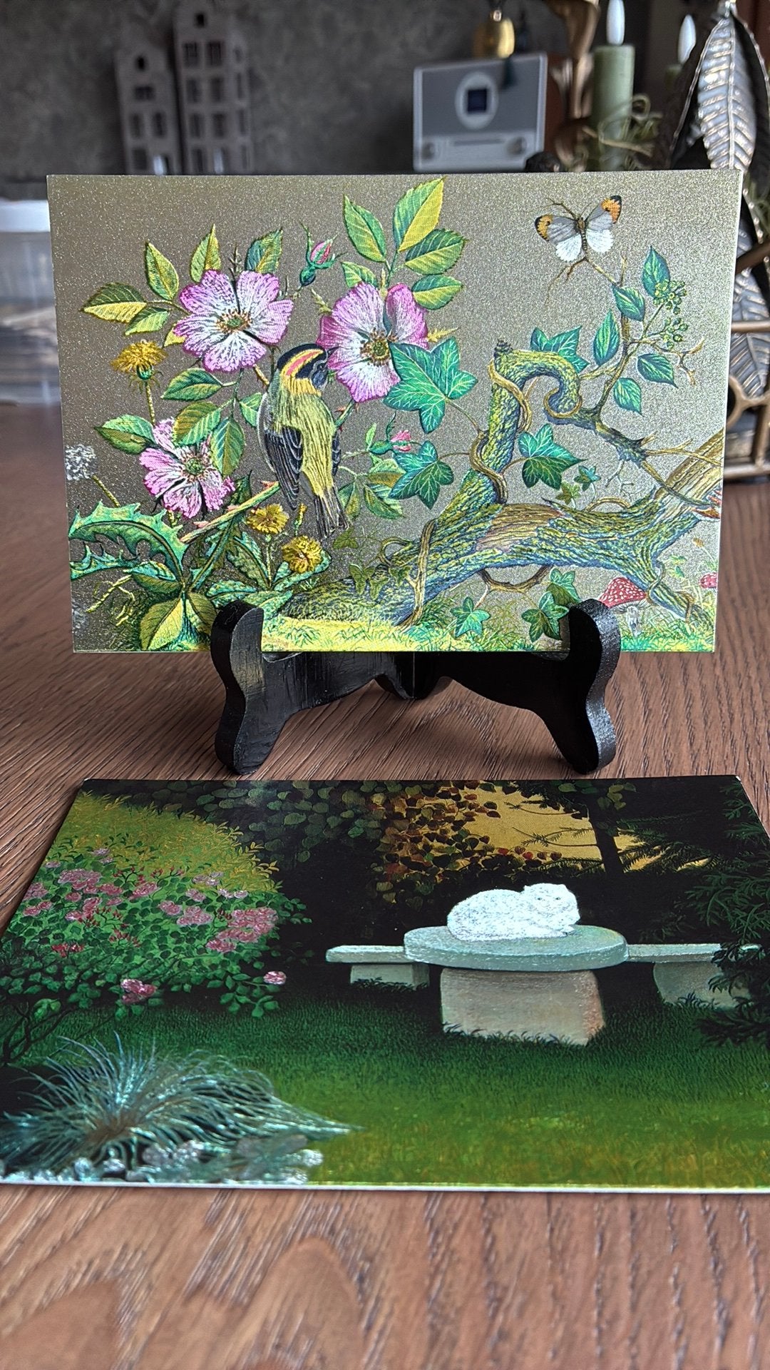 In de tuin. Kat, vogel, vlinder, bloemen.Metallic kaarten, Verzamelen, Ophalen of Verzenden, 1980 tot heden, Ongelopen, Overige thema's