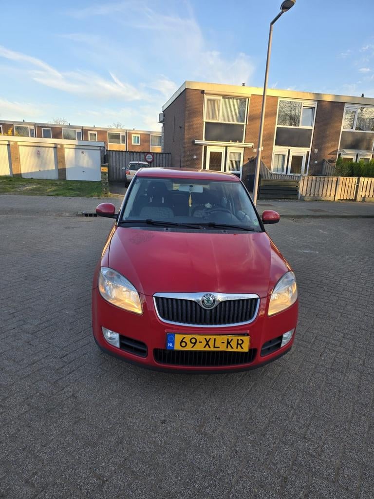 SKODA FABIA 2007 1.4/ nap 173000, Auto's, Voorwielaandrijving, 4 cilinders, Grijs, 1000 kg