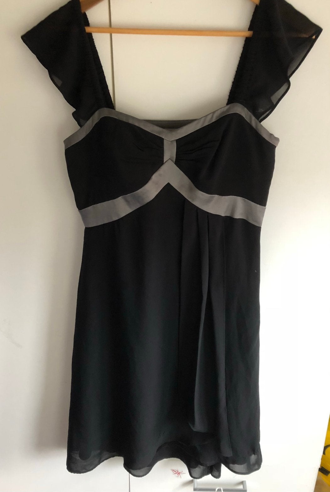 Nieuwe zwarte jurk, Zwart, Nieuw, Ophalen of Verzenden, Knielengte