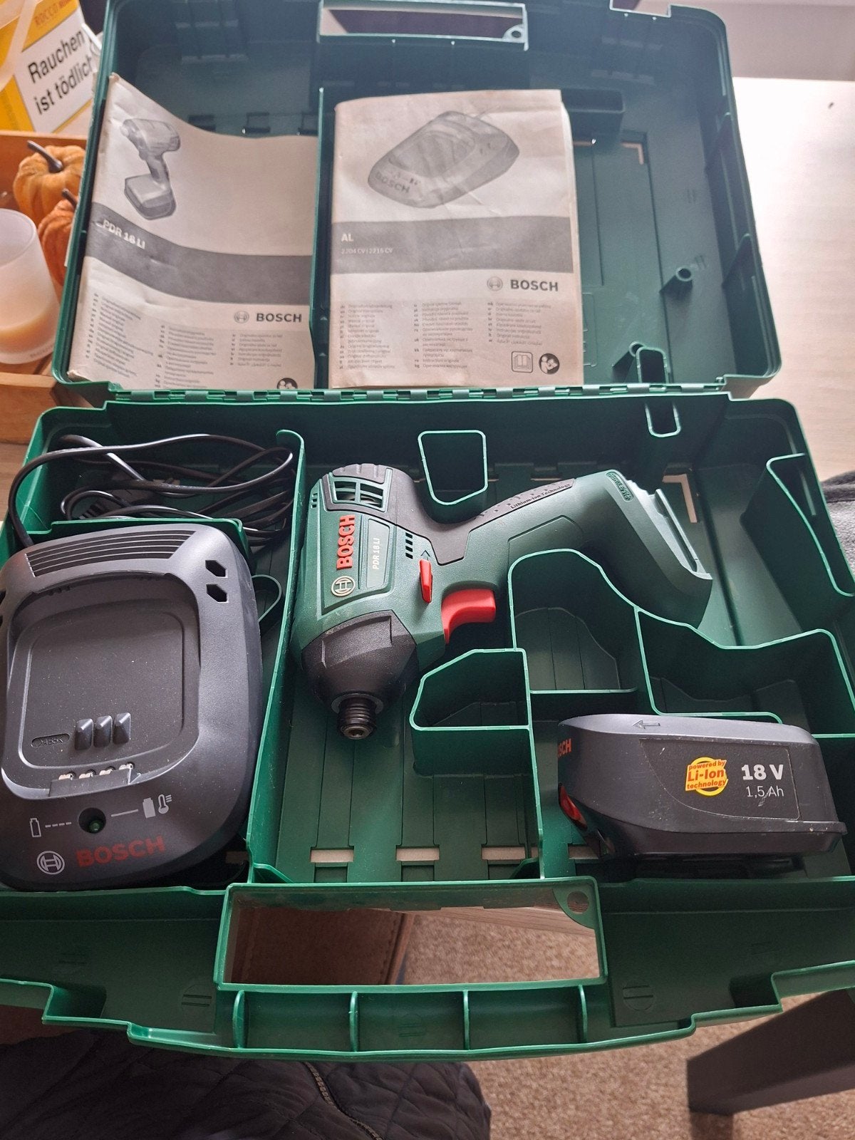 zgan bosch accu boormachine met oplader zie foto's, Doe-het-zelf en Verbouw, Gereedschap | Boormachines, Zo goed als nieuw, Variabele snelheid