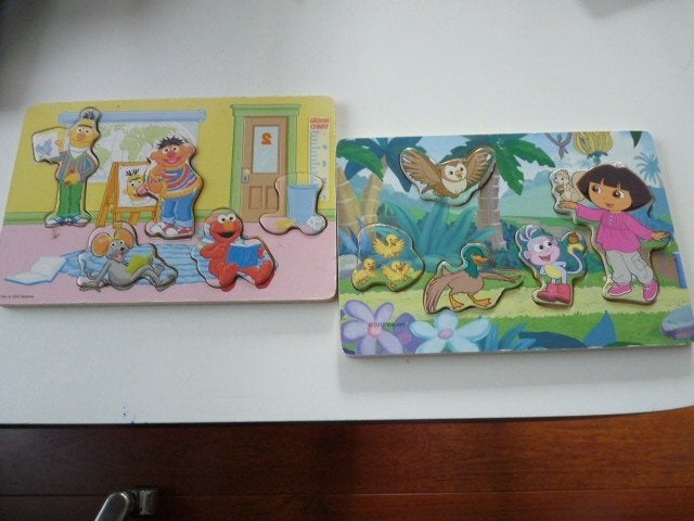 Dora en Bert kleine houten puzzel., Ophalen of Verzenden, Zo goed als nieuw, Van hout, Minder dan 10 stukjes