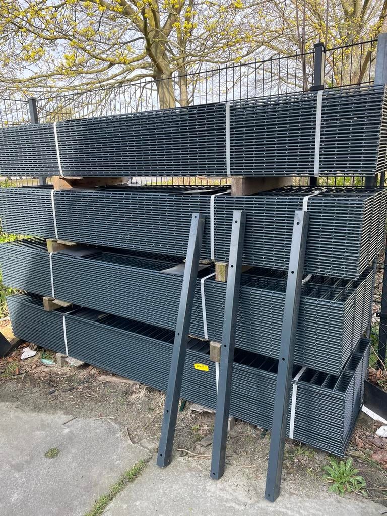 Compleet hekwerk 10 meter-inclusief bevestigingsmaterialen, Ophalen, Zo goed als nieuw, 10 tot 20 meter