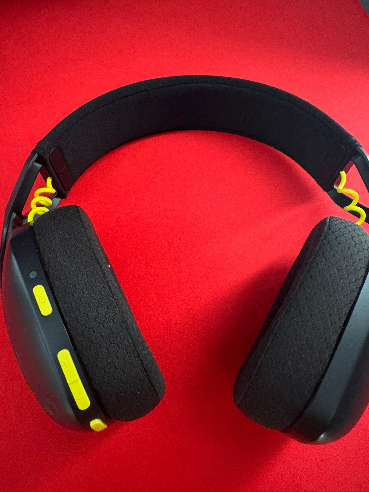 Logitech g435, Computers en Software, Gebruikt, On-ear, Ophalen of Verzenden, Draadloos