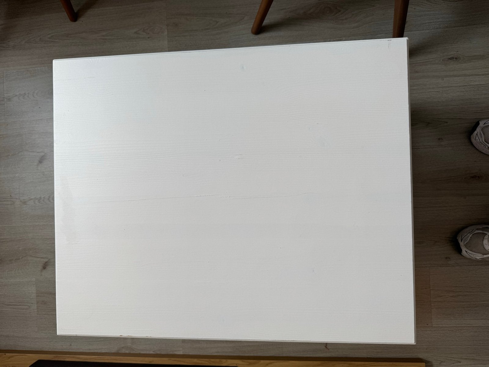 Gratis wit tafeltje met lichte beschadigingen, Ophalen, 50 – 75, Gebruikt, 50 tot 100 cm