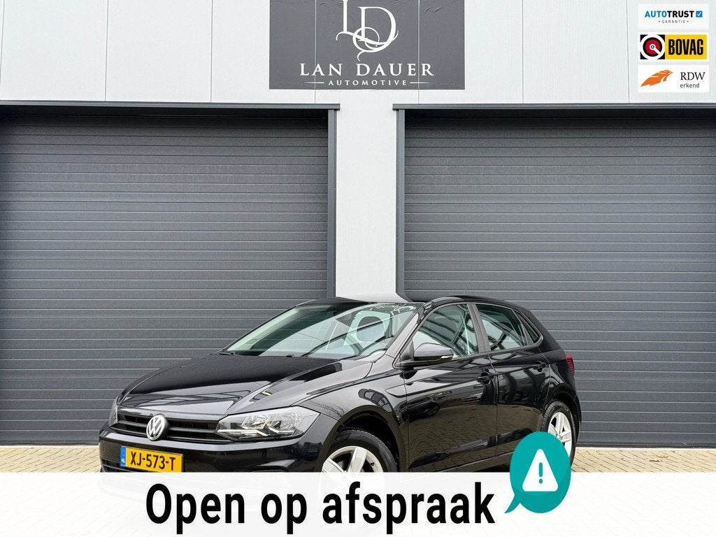 Volkswagen Polo 1.0 MPI Comfortline / APK / 2018, Auto's, 1005 kg, Euro 6, Zwart, Bedrijf