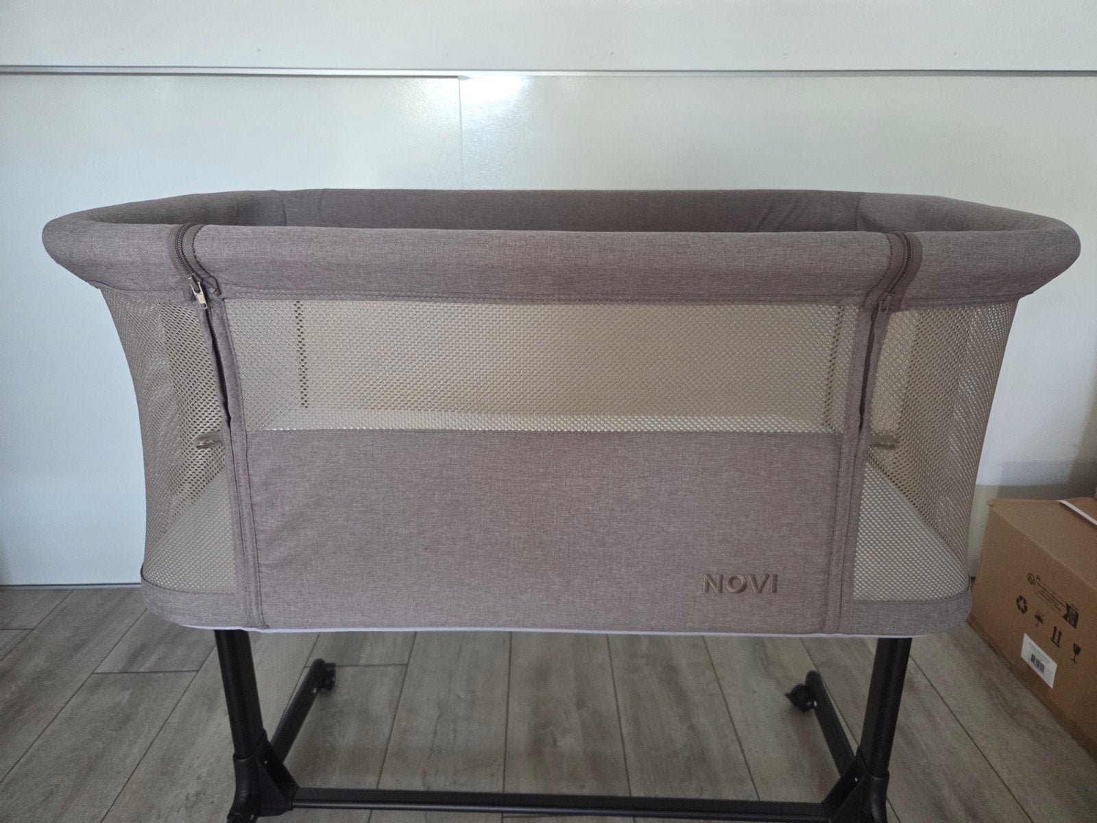 Novi Kyra Air+ Co-sleeper met extra beddengoed, Ophalen, Zo goed als nieuw, Wieg