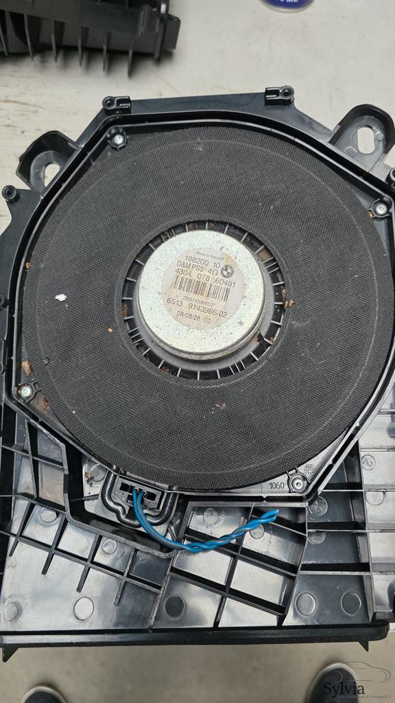 Central Bass speaker rechts BMW 1 / 3 serie E87 E88 E90 E91, Auto diversen, Autoradio's, Ophalen of Verzenden, -, -, -