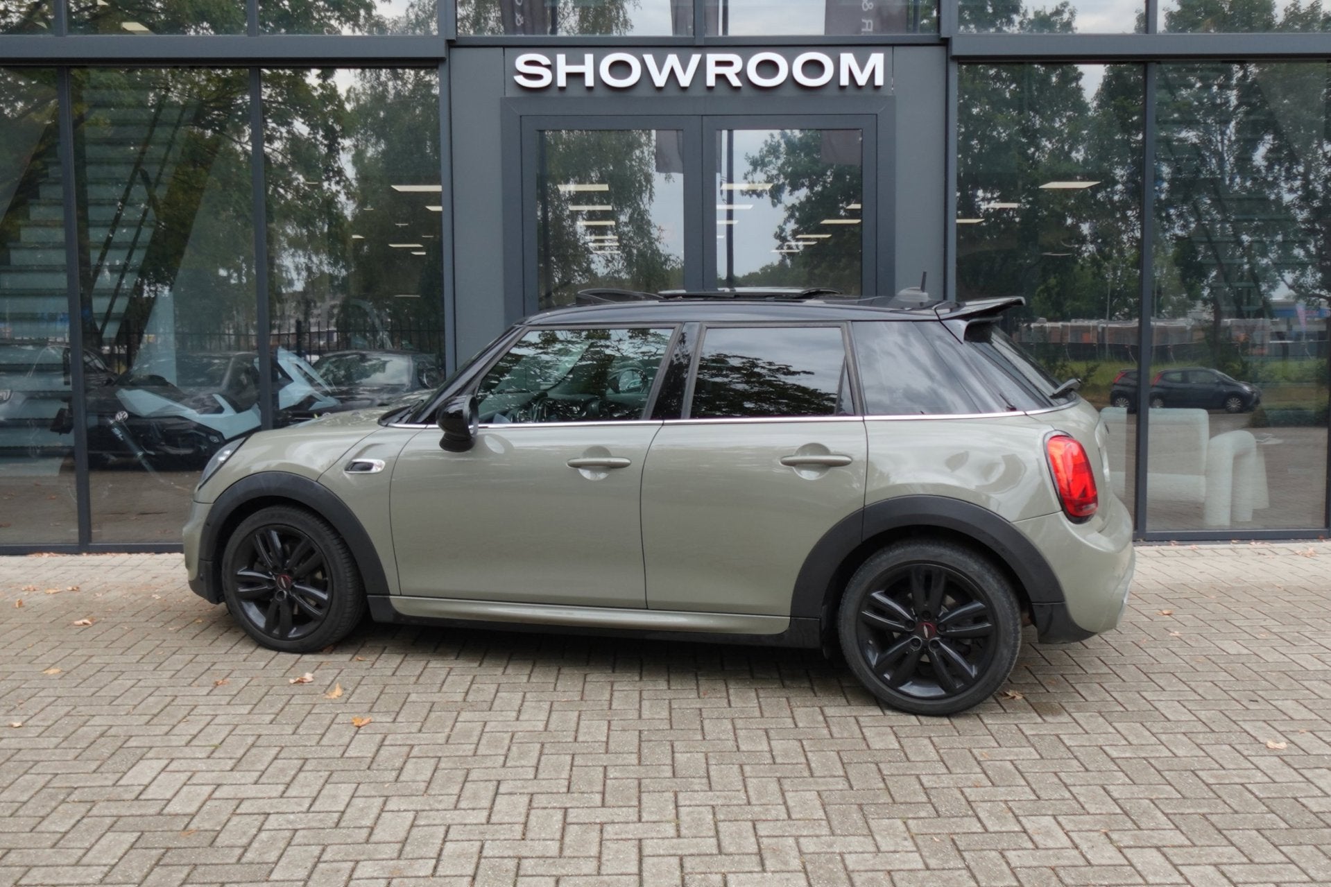 MINI 5-Deurs Cooper S 2.0 Pepper PANO NAVI LED VOL, Auto's, Mini, Voorwielaandrijving, Gebruikt, Zwart, Alcantara