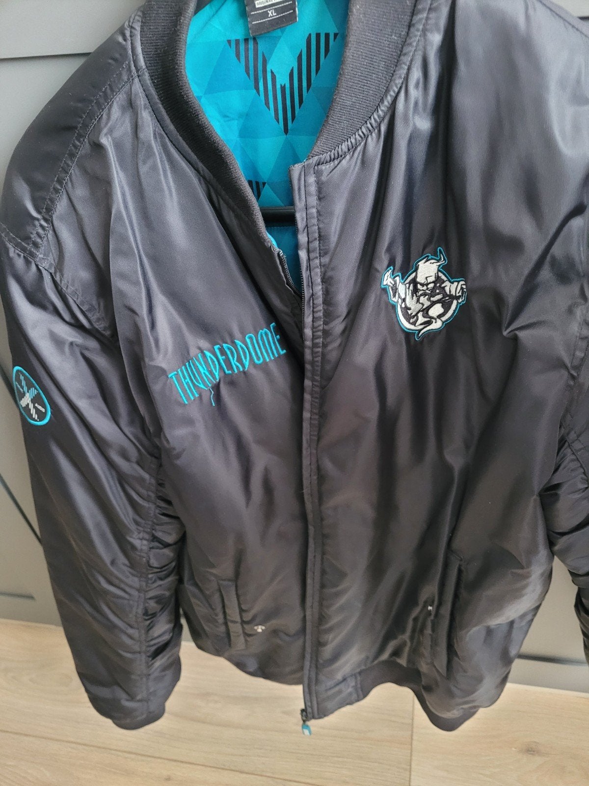 Thunderdome Bomberjack Zwart XL - Zo goed als nieuw, Thunderdome, Zwart, Maat 56/58 (XL), Ophalen of Verzenden
