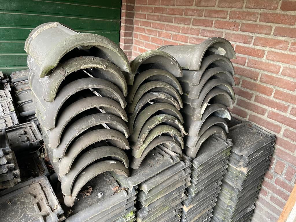 Nokvorsten blauw gesmoord, grijze kleur, Doe-het-zelf en Verbouw, Dakpannen en Dakbedekking, Ophalen, Steen of Klei, Zo goed als nieuw