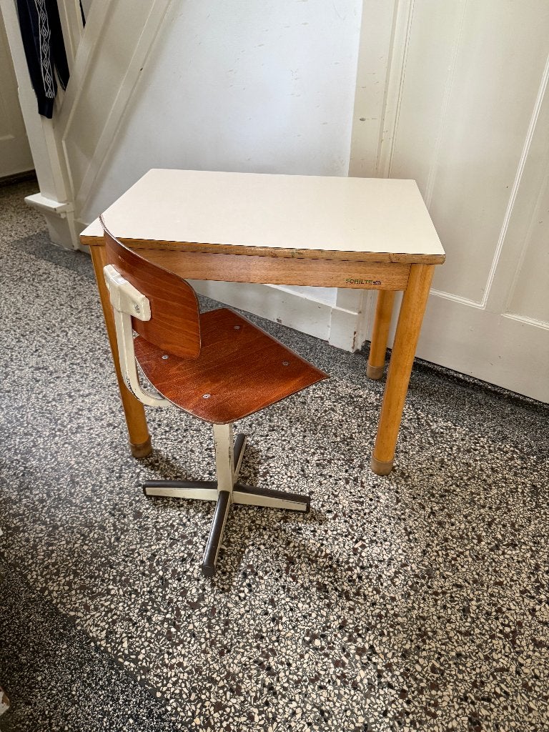 Vintage Schilte schooltafel en stoel kindertafel bureau, Ophalen of Verzenden, Gebruikt, Tafel(s) en Stoel(en)