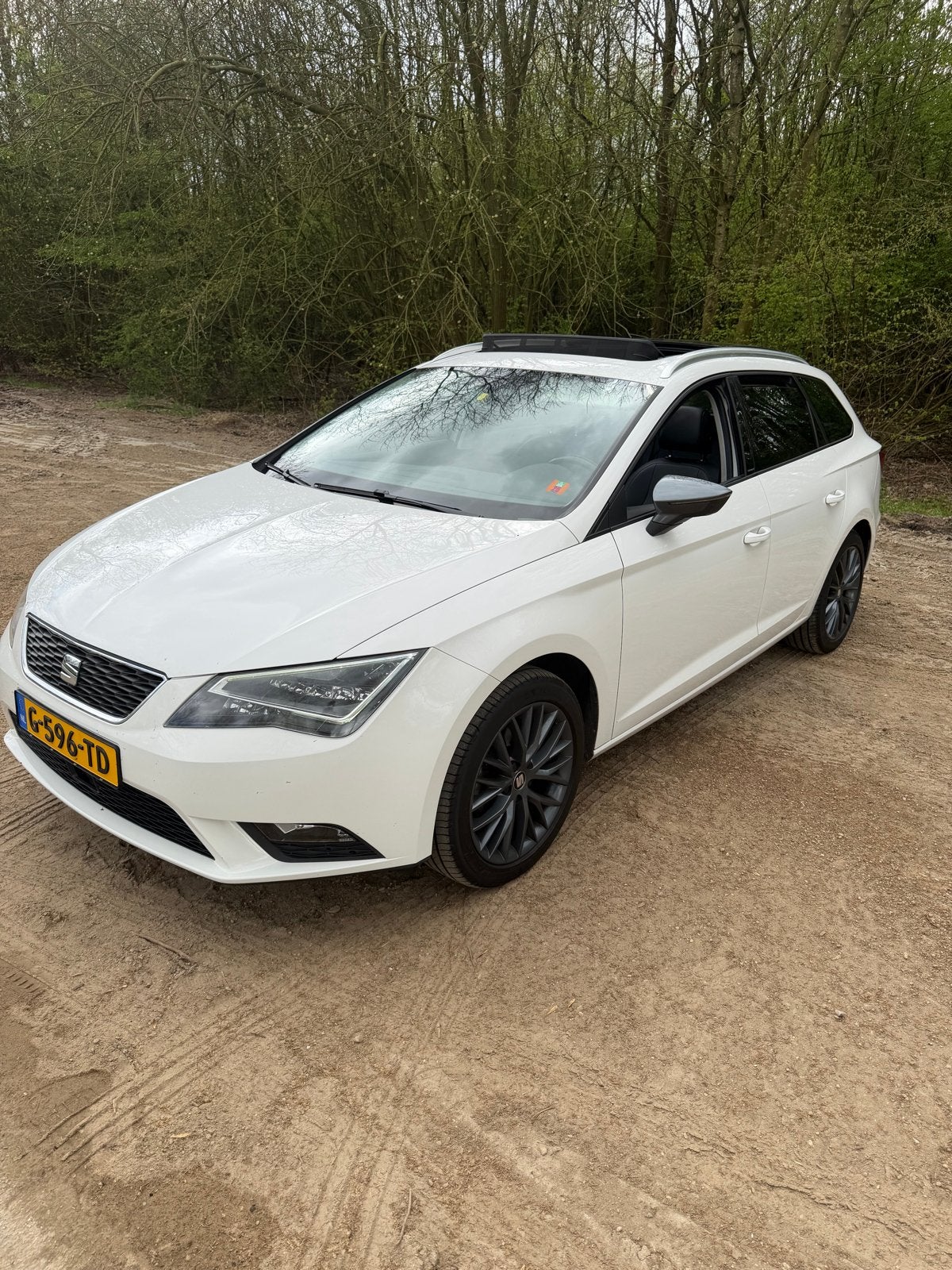 Seat Leon 1.6 TDI ST 150pk Dsg-7 2016 Wit, 4 cilinders, Leder en Stof, Wit, Diesel