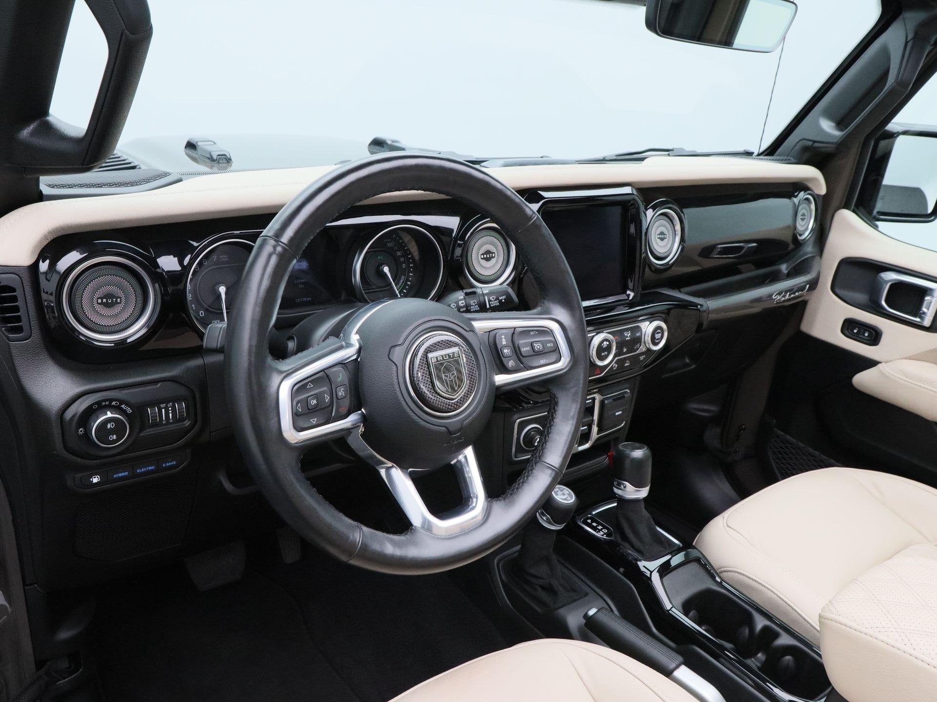 Jeep Wrangler Unlimited 4xe 380 Sahara BRUTE | Wit leder | E, Auto's, Automaat, Dealer onderhouden, Euro 6, 4 cilinders