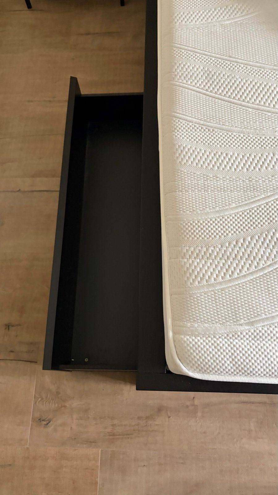 IKEA MALM bed 140x200 met matras nachtkastjes en beddengoed, Ophalen, Zwart, Tweepersoons, 140 cm