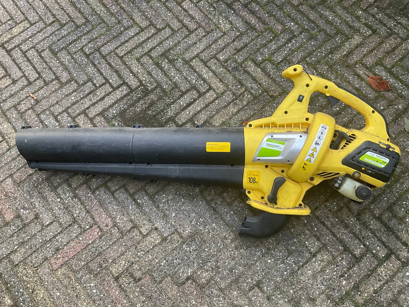 Krachtige Benzine Bladblazer - Ideaal voor Tuinonderhoud, Tuin en Terras, Ophalen, Gebruikt, Benzine, Handgedragen